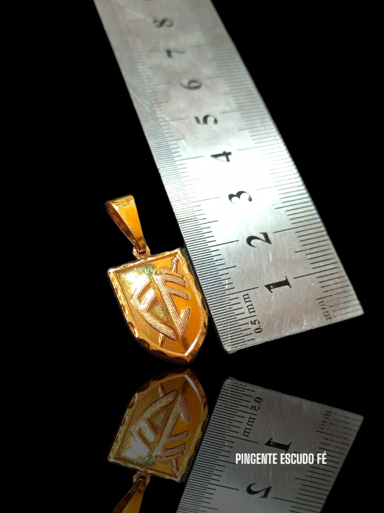 ESCUDO FÉ PEQUENO